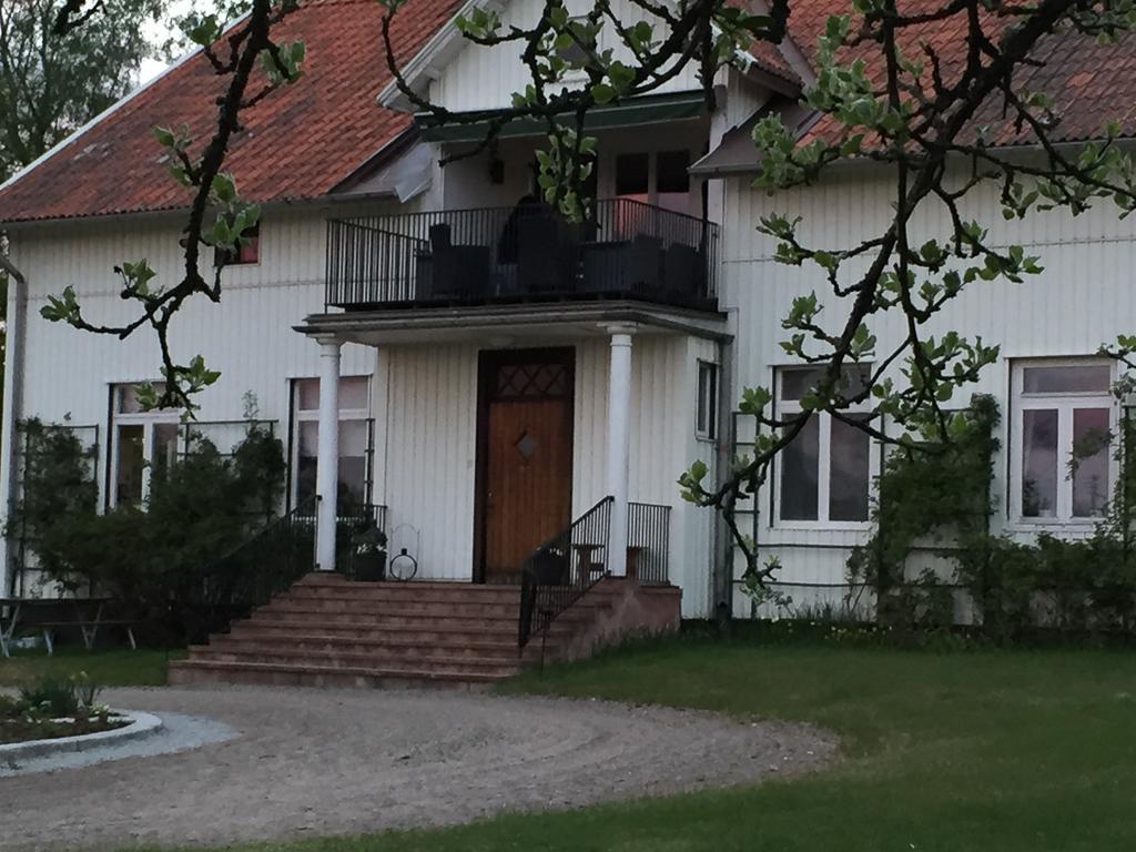 Ekeby I Bro Bed and Breakfast Buitenkant foto